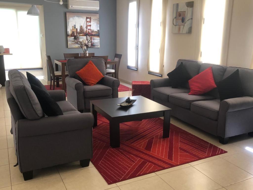 Villa Kot Pyla Luaran gambar